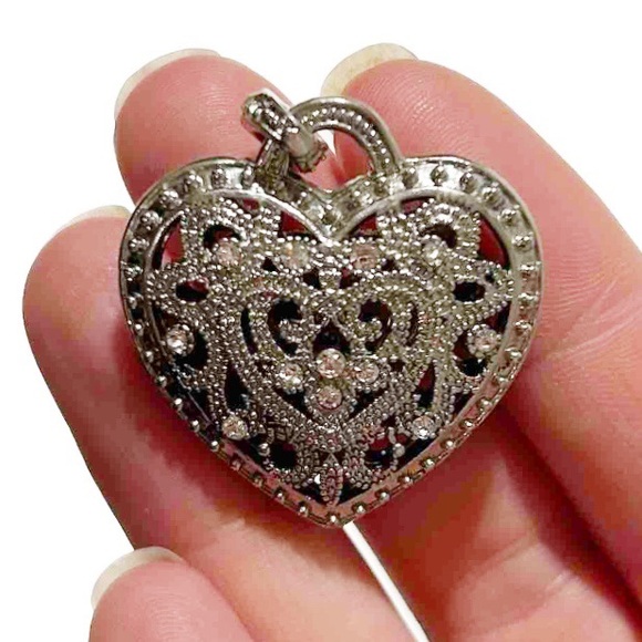 Large Silver Tone Rhinestone Heart Shaped Necklace Pendant Sparkly Locket Love - Picture 8 of 10